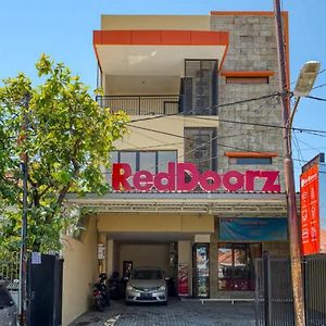 Reddoorz Syariah Near Airlangga University Campus B Hotel Surabaya Exterior photo