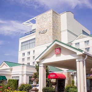 Hilton Garden Inn New York/Staten Island Exterior photo