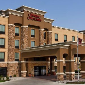 Hampton Inn & Suites Fargo Medical Center Exterior photo