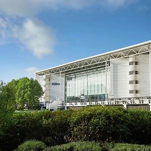 Hilton London Heathrow Airport Hotel Hillingdon Exterior photo