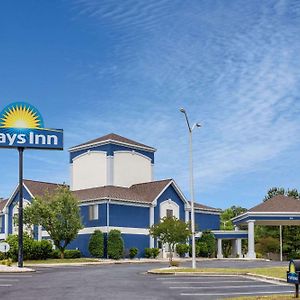 Days Inn By Wyndham Louisburg Exterior photo