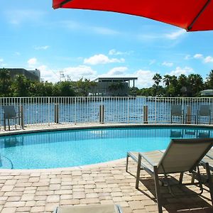 Intracoastal Sunsets Condo Building With 2 Beds Or 1 Bed Units Private Heated Pool Pompano Beach Exterior photo