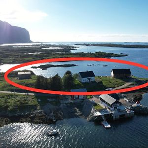 Villa Borgvag - A Unique Seafront Villa In The Heart Of Lofoten Bostad Exterior photo