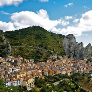 Helvetia Bed & Breakfast Bed & Breakfast Castelmezzano Exterior photo