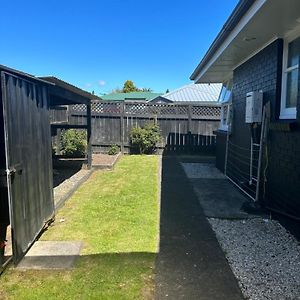 Hilltop Cottage Taupo Exterior photo