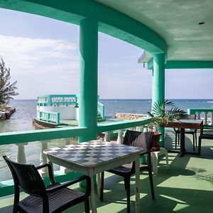 Ocean Front Triple Room At Sahara Hotel Montego Bay Exterior photo