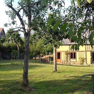 Gite Rural Villa Isigny-le-Buat Exterior photo