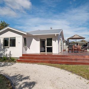 Lakeside Haven - Taupo Holiday Home Exterior photo