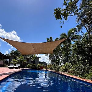 Feng Shui Sugarcane Cabin Villa Proserpine Exterior photo