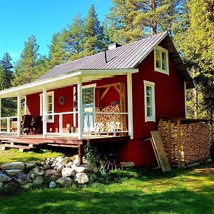 Charmantes Ferienhaus In Der Wildnis Lapplands Villa Blattniksele Exterior photo