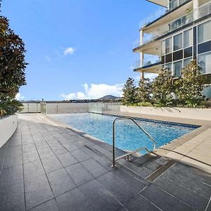 Canberra Lakefront 2-Bed With Pool, Gym & Parking Apartment Kingston Exterior photo