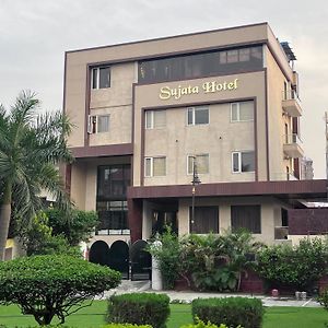 Sujata Hotel Varanasi Exterior photo