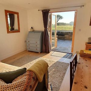 Apple Tree Barn - Converted Barn With Meadow Views Hotel Helston Exterior photo