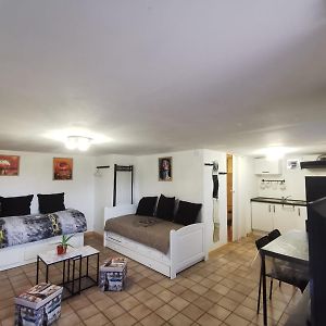 Studio Rez-De-Chaussee Jusqu'A 4 Personnes Apartment Joue-les-Tours Exterior photo