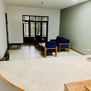 House For Rent -Near Colombo Apartment Gampaha Exterior photo