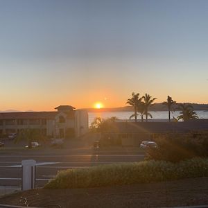 Lakefront Location Apartment Taupo Exterior photo