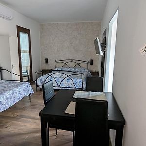 L' Arco Rosa Bed & Breakfast Alatri Exterior photo