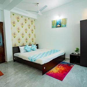 Budget Rooms With Kitchen,Free Wifi,Parking Near Calangute Beach Exterior photo