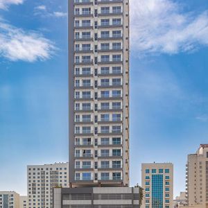 Afaq Tower Apartment Manama Exterior photo