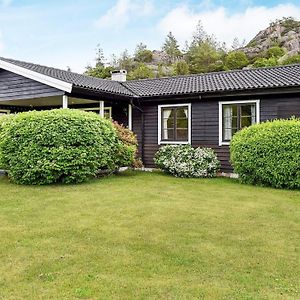 7 Person Holiday Home In Bovallstrand Exterior photo