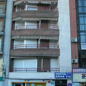 Hostal Gran Via Hotel Pinto Exterior photo