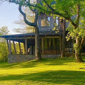 Whimsical Gatehouse, Private Porch, Kitchenette Apartment Franklin Exterior photo