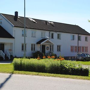 Grong Gard Guesthouse Exterior photo