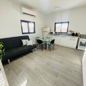 ניסים בערבה Apartment Idan Exterior photo