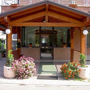 Hotel La Maddalena Quattro Castella Exterior photo