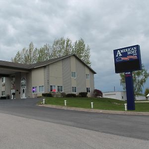 American Host Inn Hart Exterior photo