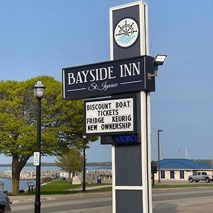 Bayside Inn Saint Ignace Exterior photo