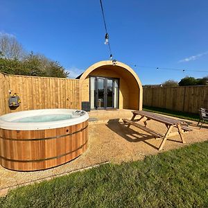 Lois' Pod With Hot Tub, Near Airport Hotel Bristol Exterior photo