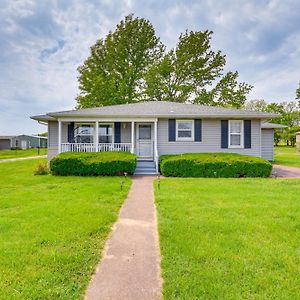 Pet-Friendly Stockton Home Near City Park! Exterior photo