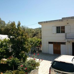 Holiday House In A Quiet And Comfortable Place 13 Km Away From The Sea Delvine Exterior photo
