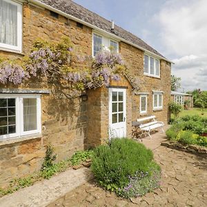 Priors Mead Villa Banbury Exterior photo