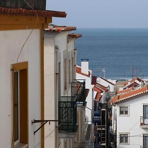 Guesthouse Vitoria - Quarto Com Varanda E Vista De Mar Nazare Exterior photo