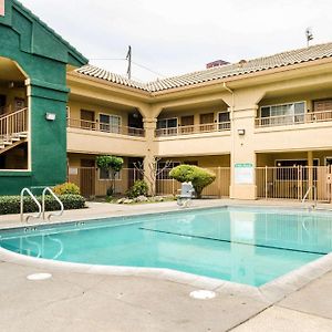 Quality Inn & Suites Lathrop Exterior photo