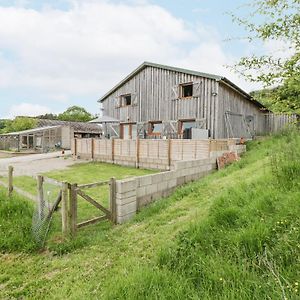 Top Lodge Llanvair-Discoed Exterior photo