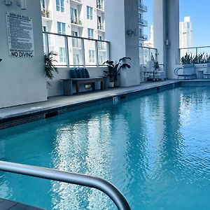 Huge Studio Pool & Gym - Explore Miami'S Heat Exterior photo