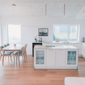 2 Bedroom For 4 Guests, Modern Family Home In Hoyvik Torshavn Exterior photo
