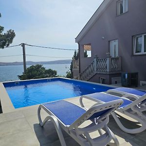 Beachfront Apartments Baricevic With Pool Cesarica Exterior photo