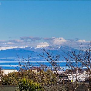 Rnr Taupo - Lux Apartment Within Taupo Cbd Exterior photo