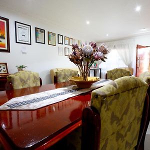 Emthonjeni Bed & Breakfast Bed & Breakfast Soweto Exterior photo