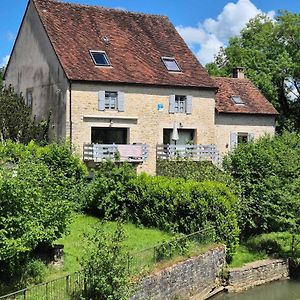 Au Lavoir Du Serein "La Billaude" Bed & Breakfast Saint-Germain-les-Arlay Exterior photo