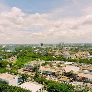 Good Deal And Simply Look Studio Room At Transpark Bintaro Apartment By Travelio Tangerang Exterior photo