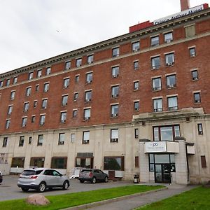 Prince Arthur Waterfront Hotel & Suites Thunder Bay Exterior photo