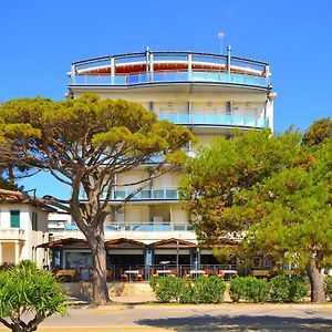 Apartment Sunbeach By Interhome Lignano Sabbiadoro Exterior photo