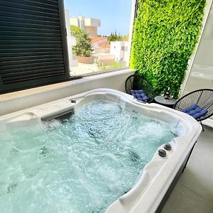 Holiday House Maze With Jacuzzi Apartment Novalja Exterior photo