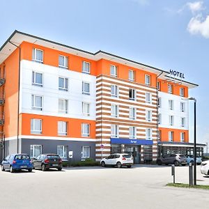 Kyriad Pontarlier Hotel Exterior photo