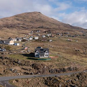 Castlebay View Villa Exterior photo